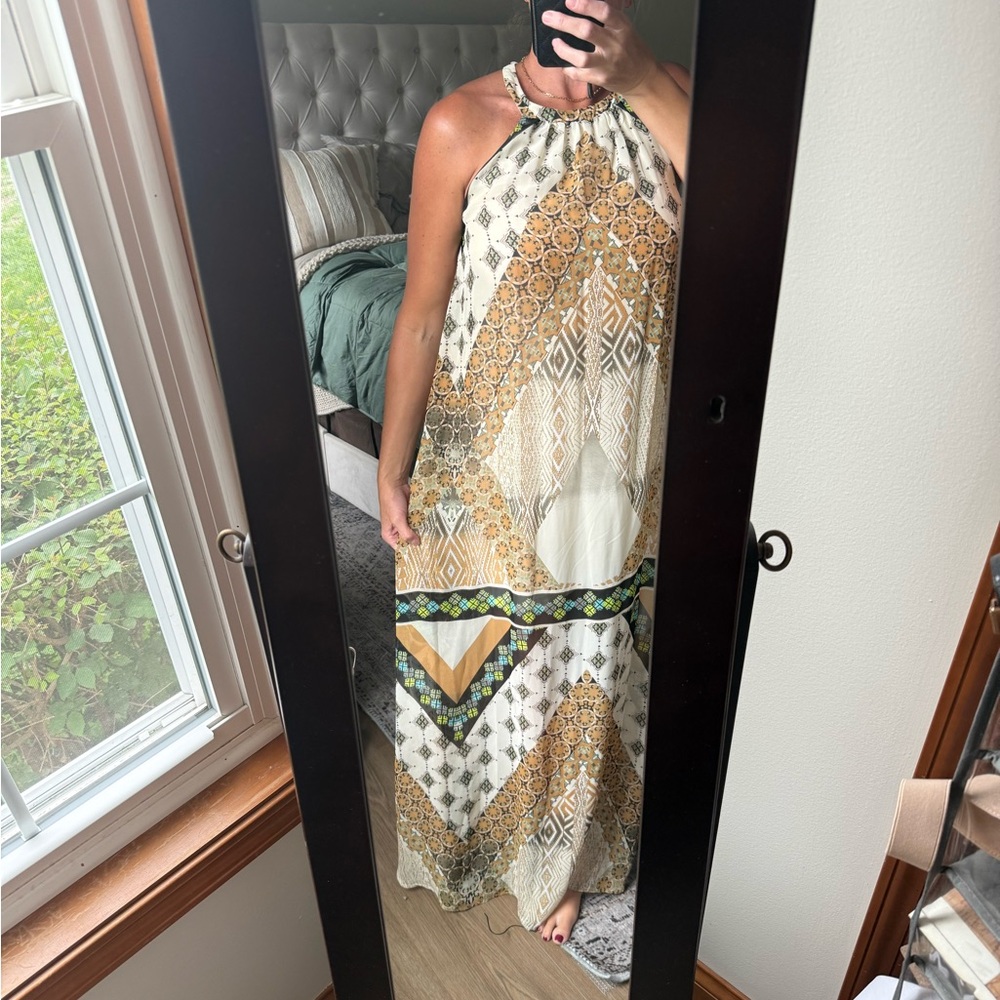Bar lll Gold and White Halter Maxi Sundress NWT size medium.